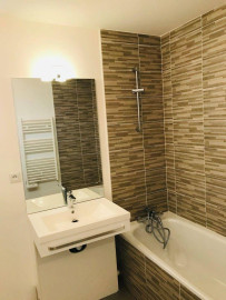 
                                                                                        Location
                                                                                         Beau 3P 61m² lumineux non meublé