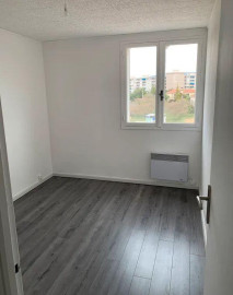 
                                                                                        Location
                                                                                         Beau 3P 64m² avec balcon