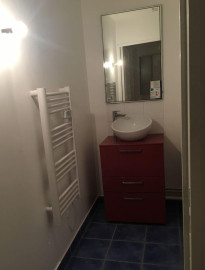
                                                                                        Location
                                                                                         Beau 3P 70m² entièrement refait à neuf avec balcon