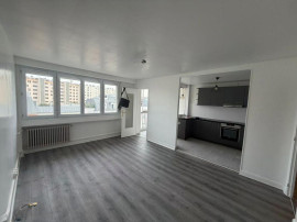 
                                                                                        Location
                                                                                         Beau 3P 70m² rénové et lumineux