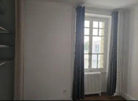 
                                                                                        Location
                                                                                         Beau 3P 72m² lumineux et spacieux en plein centre