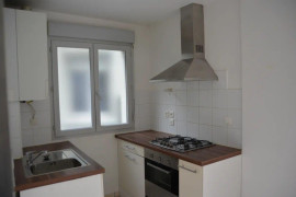 
                                                                                        Location
                                                                                         Beau 3P atypique traversant 68m² avec terrasse