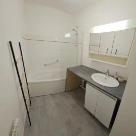 
                                                                                        Location
                                                                                         Beau 3P meublé 53m² avec terrasse 22m² rénové