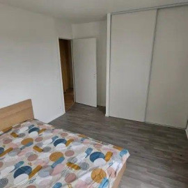 
                                                                                        Location
                                                                                         Beau 3P meublé 53m² avec terrasse 22m² rénové