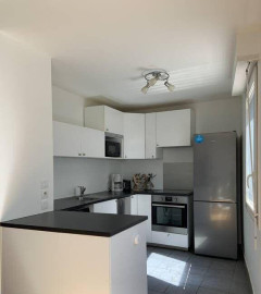 
                                                                                        Location
                                                                                         Beau 3P meublé 62m² immeuble Basse consommation