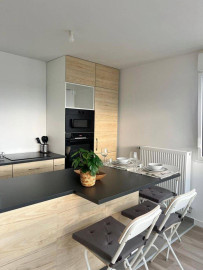 
                                                                                        Location
                                                                                         Beau 3P meublé 64m² avec balcon