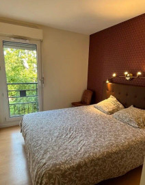 
                                                                                        Location
                                                                                         Beau 3P meublé 64m² lumineux avec balcon
