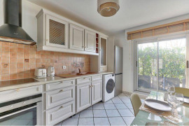 
                                                                                        Location
                                                                                         Beau 3P meublé 68m²
