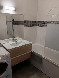 
                                                                                        Location
                                                                                         Beau 3P meublé 68m² Place Raymond Grimaud
