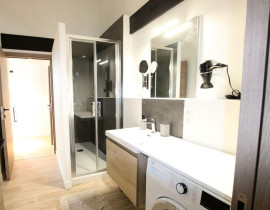 
                                                                                        Location
                                                                                         Beau 3P meublé 70m² et rénové