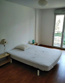 
                                                                                        Location
                                                                                         Beau 3P meublé 70m²  traversant et lumineux