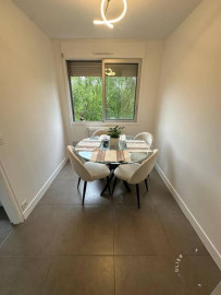 
                                                                                        Location
                                                                                         Beau 3P meublé 71m²