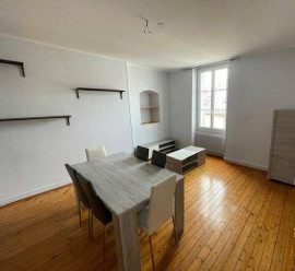 
                                                                                        Location
                                                                                         Beau 3P meublé 73 m² entièrement rénové