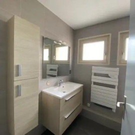 
                                                                                        Location
                                                                                         Beau 3P meublé 73m² rénové