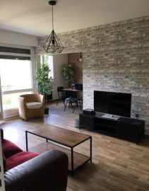 
                                                                                        Location
                                                                                         Beau 3P meublé 75m²
