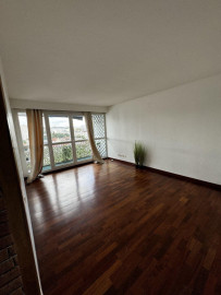 
                                                                                        Location
                                                                                         Beau 3P spacieux et lumineux 64m² avec balcon