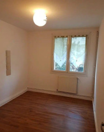 
                                                                                        Location
                                                                                         Beau 4P 63m² au calme et sécurisé