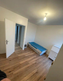 
                                                                                        Location
                                                                                         Beau 4P 65m² en duplex au calme