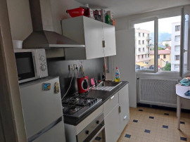 
                                                                                        Location
                                                                                         Beau 4P 68m² avec loggia