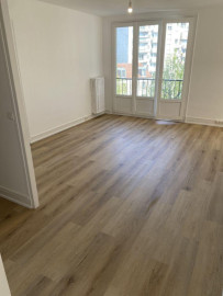 
                                                                                        Location
                                                                                         Beau 4P 68m² avec loggia, cave, parking à Ivry