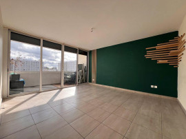 
                                                                                        Location
                                                                                         Beau 4P 76m² avec grand balcon