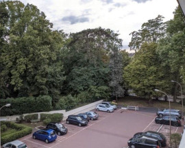 
                                                                                        Location
                                                                                         Beau 4P 83m² lumineux et agréable. excellent état