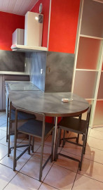 
                                                                                        Location
                                                                                         Beau 4P meublé 85m²
