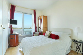
                                                                                        Location
                                                                                         Beau appartement à Paris (loyer tout inclus)