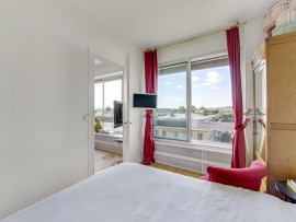 
                                                                                        Location
                                                                                         Beau appartement à Paris (loyer tout inclus)