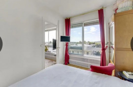 
                                                                                        Location
                                                                                         Beau appartement à Paris (loyer tout inclus)