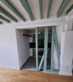 
                                                                                        Location
                                                                                         Beau duplex plein de charme - vue sur Tour Eiffel