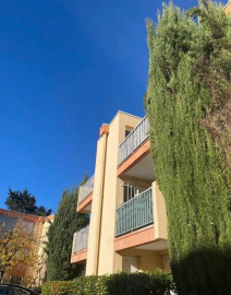 
                                                                                        Location
                                                                                         Beau et grand 2P 50m² Saint Roch