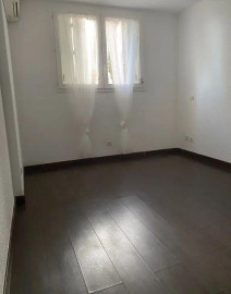 
                                                                                        Location
                                                                                         Beau et grand 2P 50m² Saint Roch