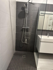 
                                                                                        Location
                                                                                         Beau et grand duplex au calme et ensoleillé