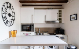 
                                                                                        Location
                                                                                         Beau et grand studio 38m²