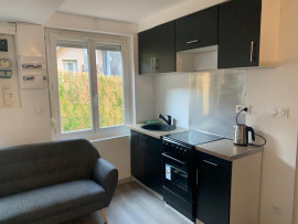 
                                                                                        Location
                                                                                         Beau F2 28m² avec petite terrasse proche fac