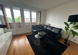 
                                                                                        Location
                                                                                         Beau  F2 48m² en excellent état
