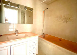 
                                                                                        Location
                                                                                         Beau F2 51m² avec parking et cave