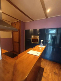 
                                                                                        Location
                                                                                         Beau F2 dans maison de maître avec grand jardin