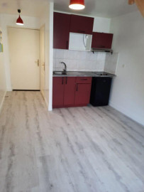 
                                                                                        Location
                                                                                         Beau F2 duplex 36m² QUARTIER BRETONNERIE