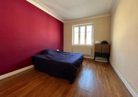 
                                                                                        Location
                                                                                         Beau F2 lumineux 64m² loué non meublé.