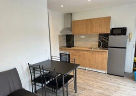 
                                                                                        Location
                                                                                         Beau F2 meublé 35m² refait à neuf
