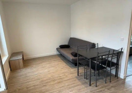 
                                                                                        Location
                                                                                         Beau F2 meublé 35m² refait à neuf