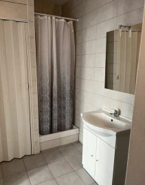 
                                                                                        Location
                                                                                         Beau F2 meublé rénové 39m² au calme