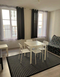 
                                                                                        Location
                                                                                         Beau F2 meublé rénové 39m² au calme