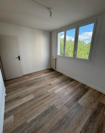 
                                                                                        Location
                                                                                         Beau F3 meublé 45m²
