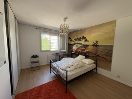 
                                                                                        Location
                                                                                         Beau F3 meublé avec grande terrasse plein sud