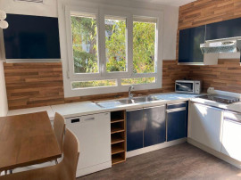 
                                                                                        Location
                                                                                         Beau F3 traversant meublé 62m²