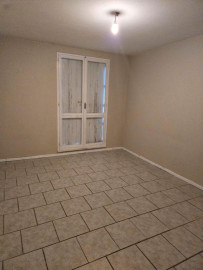 
                                                                                        Location
                                                                                         Beau F4 82m2 avec loggia