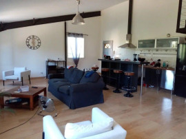 
                                                                                        Location
                                                                                         Beau loft à louer 90m²